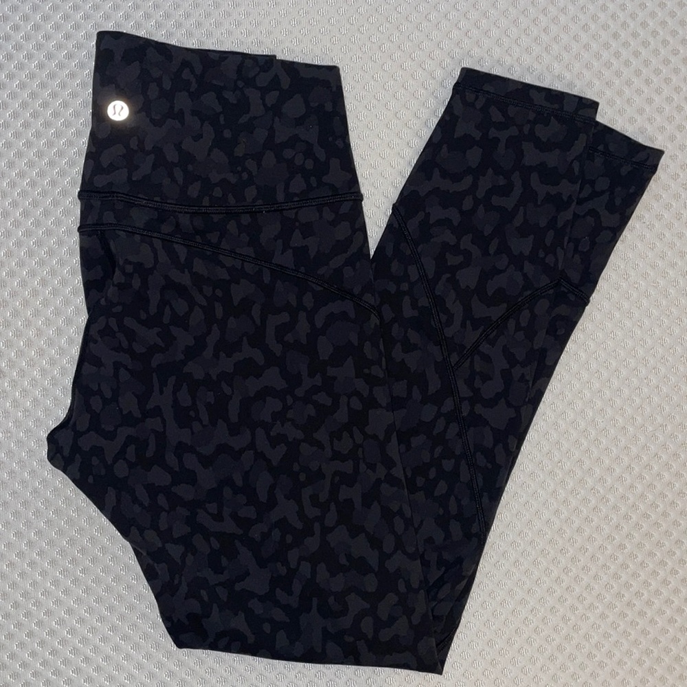 Lululemon In Movement 25” Legging Black Leopard Camo Size 6